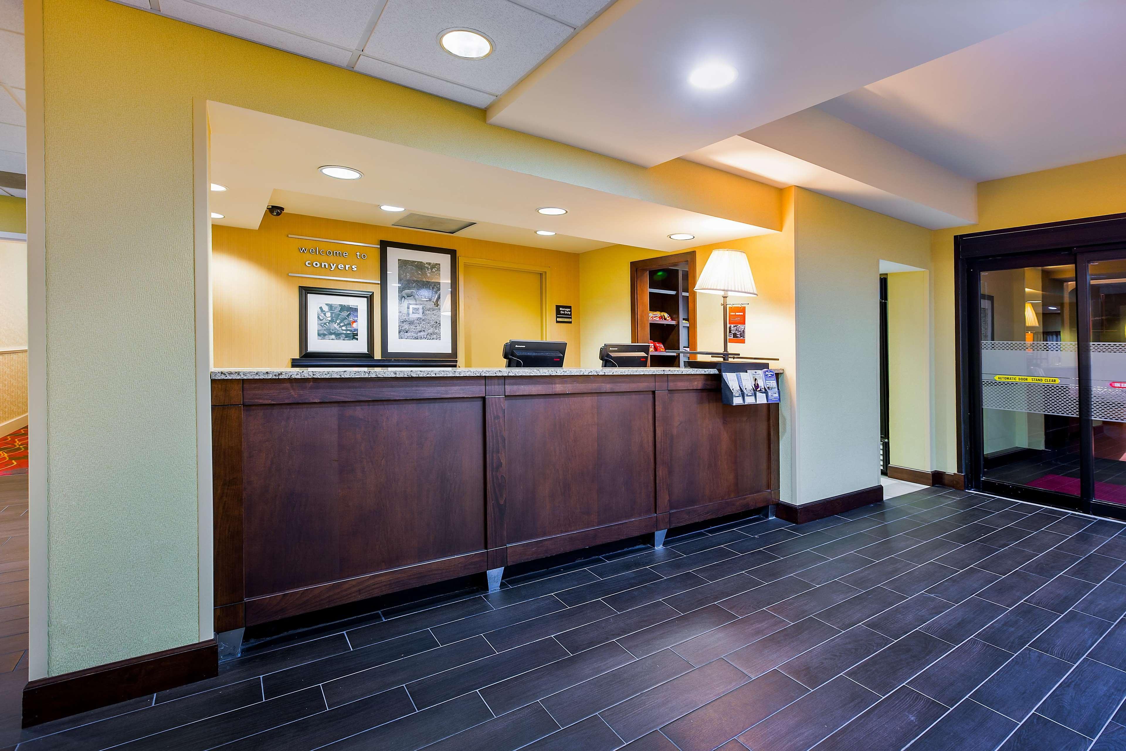 Hampton Inn Conyers Exteriör bild